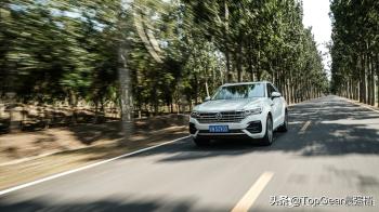 试驾大众途锐，60万买3.0T V6+8AT+空气悬架+准百万级豪车质感  -图1